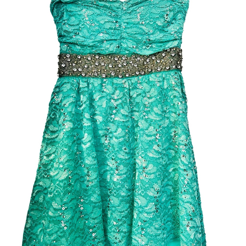 Elegant Green Lace Dress with Embellished Belt